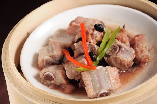 排骨炖黄豆红枣的功效