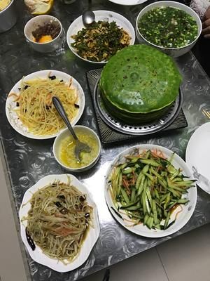 菠菜煎饼 蔬菜饼 卷饼的做法 步骤8