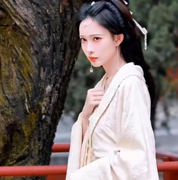 孟子义瘦到了90斤以下 高温拍摄引发健康危机