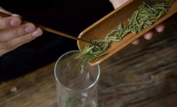 绿茶的冲泡茶具用什么