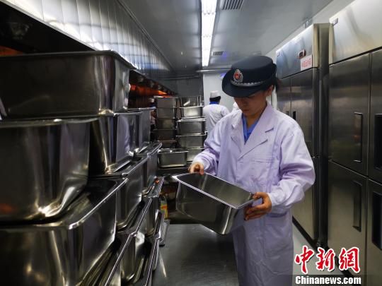 北京市市場監(jiān)管局等三部門突擊檢查校園食品安全