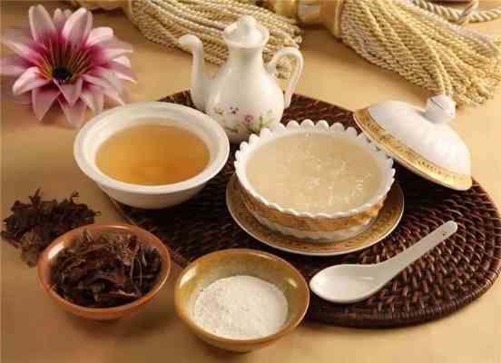 燕窩搭配蜂蜜的全方位功效與作用：美容養(yǎng)顏、健康調(diào)養(yǎng)一覽