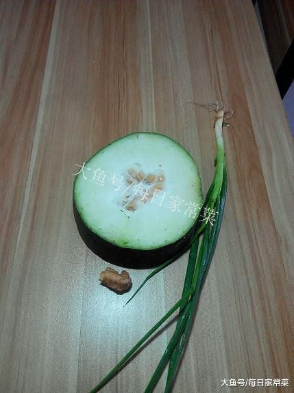 晚餐的一碗冬瓜素湯: 做法超簡單, 爽口又甘甜, 健康又溫暖