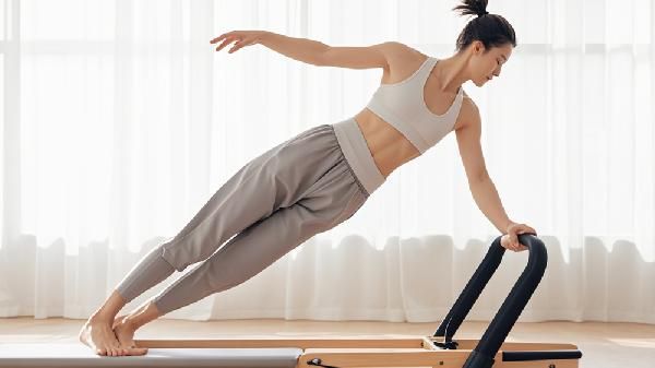 初学者适合瑜伽还是普拉提