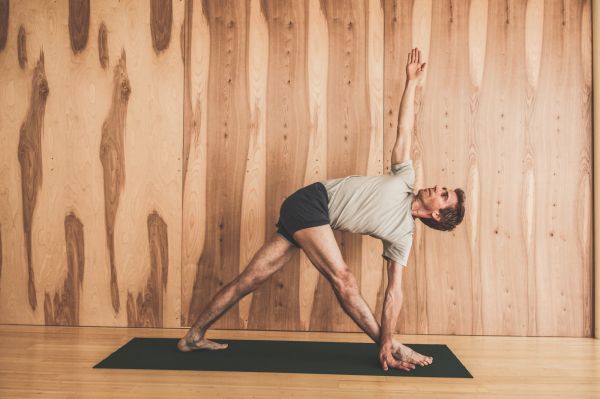 艾揚格瑜伽 Iyengar Yoga