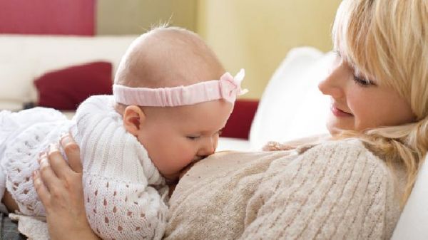牛奶少是如何母乳喂養(yǎng)的 全母乳喂養(yǎng)時(shí)牛奶減少的2個(gè)原因