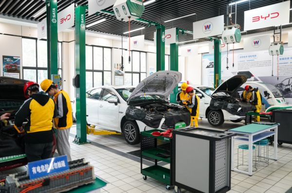 毫无预兆，电车保险又双叒涨价了