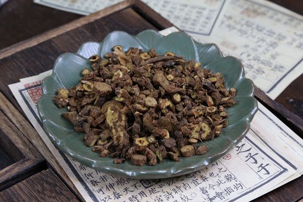 猛撞18黄芩片的药效怎么样 真实用户反馈与药效持续时间评估