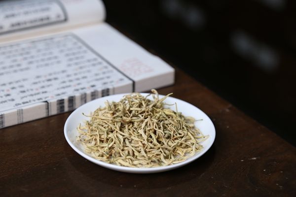 金银花的功效作用与主治，传统草药的秘密