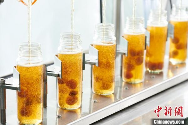 杨棋崴希望聚焦青梅全品类领域，开发更多青梅制品。　受访者供图