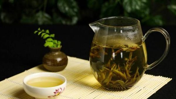 吃完鸡蛋吃它们，等于在吃毒物，肺结石早晚也会缠上你！