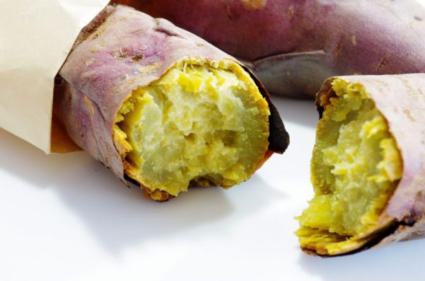 红薯生吃还是蒸着吃更减肥 红薯生吃能减肥吗 红薯的营养价值