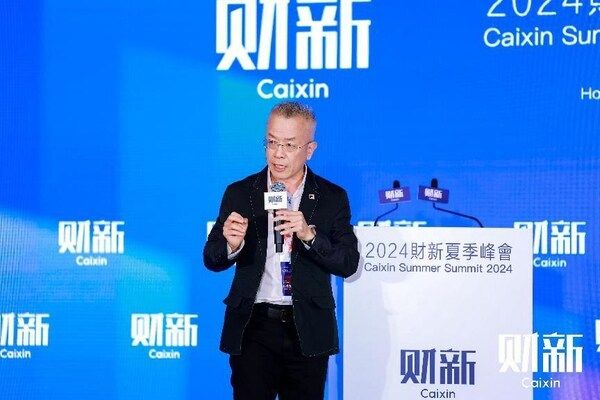 姚伟雄在发言中表示，FILA一直提倡运动时尚化，倡导运动新美学