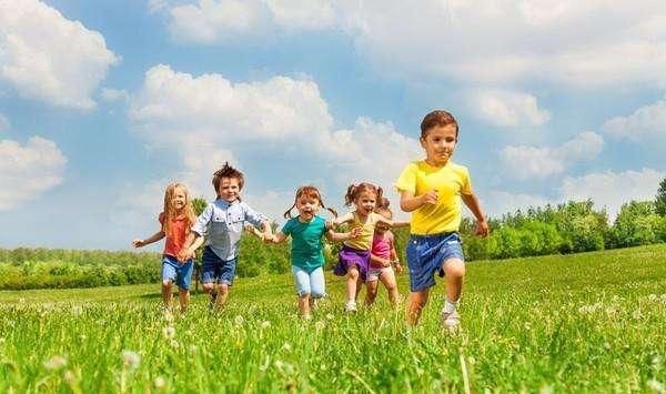 促進(jìn)寶寶運(yùn)動(dòng)發(fā)育, 這幾個(gè)方法簡單又有效!