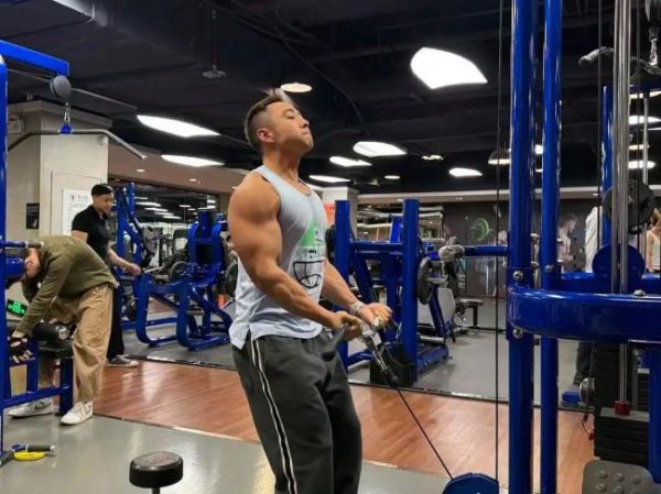 90后小伙疯狂健身半个月 导致全身多器官功能损伤进ICU