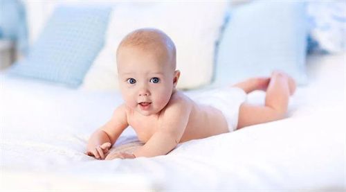 辅食添加全攻略：避免乱加，让宝宝健康成长！