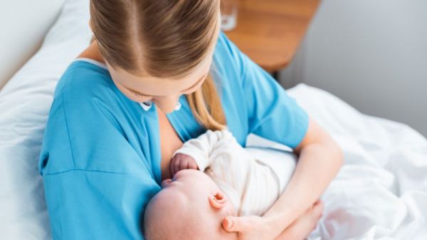 母乳按需喂养还是按时喂养最好