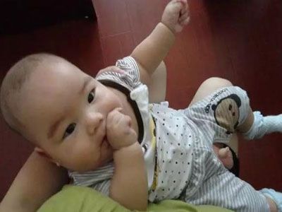 宝宝出行要穿什么