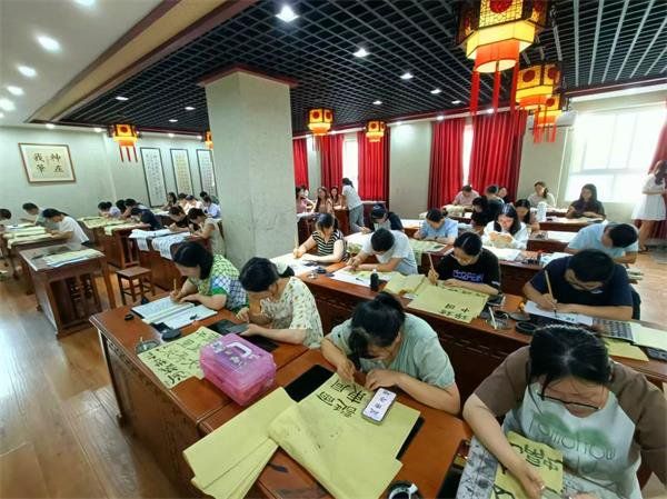 东风52小学2024秋季学期教师书法集训开班