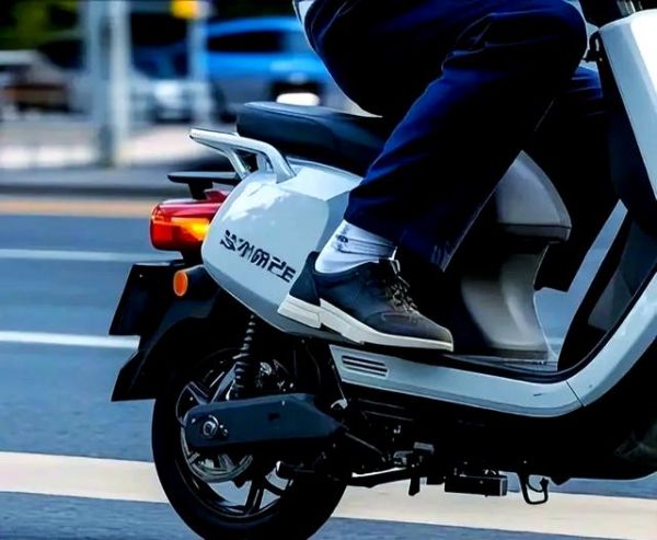 電動(dòng)車?yán)m(xù)航提升與電池保養(yǎng)秘籍-有駕