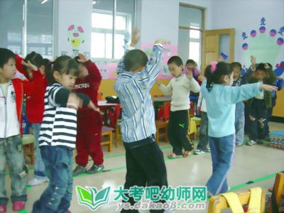 大班健康教案：合理配餐均衡营养配图二