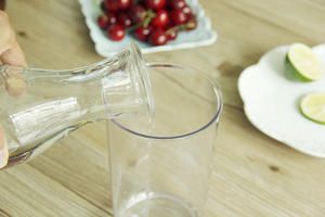 樱桃青柠冰果汁的做法 步骤3