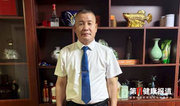 巴立房修內(nèi)功研國(guó)學(xué)得智慧獲頒健康宣傳大使