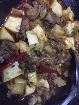 冬筍牛腩香辣煲的做法 步驟5