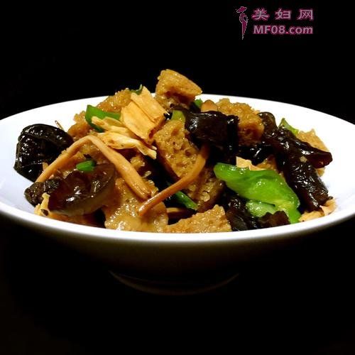 木耳炒腐竹的做法