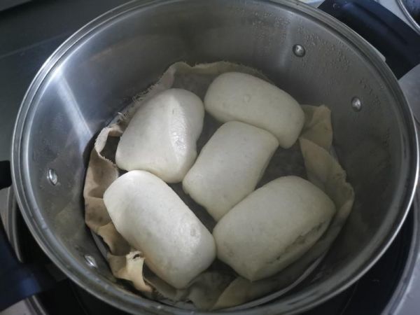 純奶手撕吐司的做法 步驟1