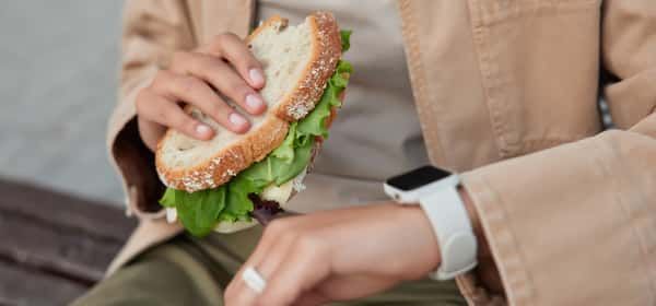 什么是最健康的进餐时间?科学解析最佳用餐时间