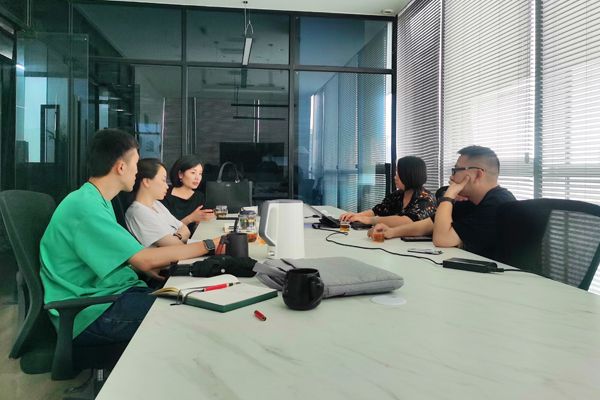 微大腦咨詢科技通晨邑