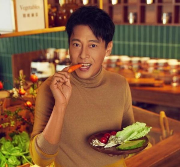 呂頌賢因肺部感染進(jìn)入ICU，14天暴瘦36斤，原因疑和常年吃素有關(guān)