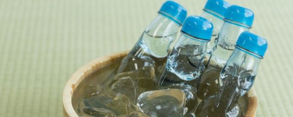 夏日喝冷饮的注意事项 喝冷饮的注意事项 夏日喝冷饮的注意事项有什么