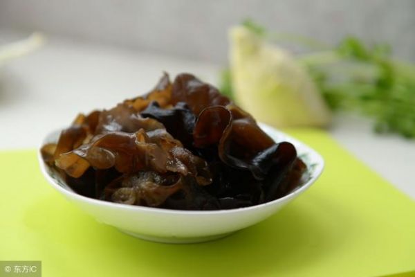 2道黑木耳食方，补铁养血，降脂降糖……给家人常做吧~