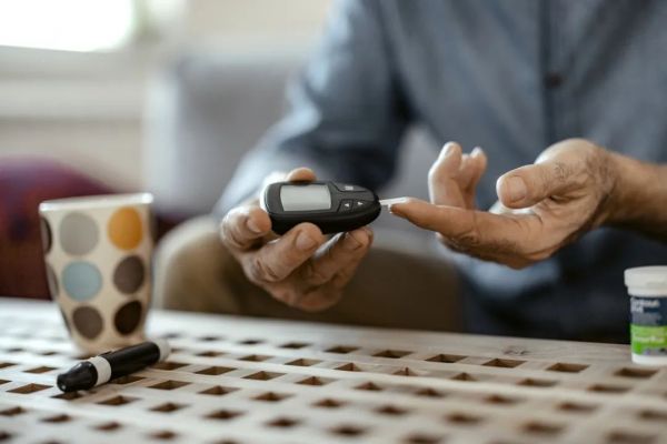 喝牛奶時做一個小改變，血脂降了、血糖穩(wěn)了、腸道好了→