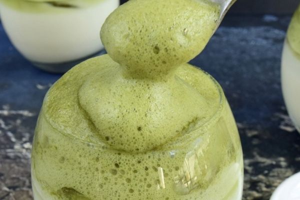 抹茶粉是什么做的，原料为微粉状蒸青绿茶