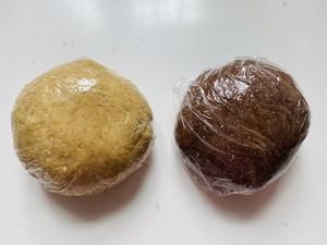 【无糖无黄油+纯全麦低卡】芝士️巧克力双色牛奶棒，脆脆香香的健康小零食的做法 步骤3