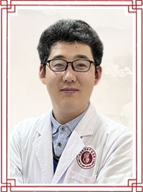 李昶