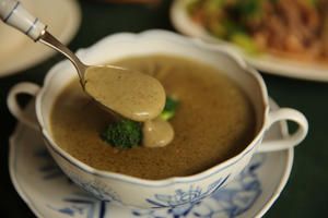 西蘭花蘑菇濃湯 減脂版 飽腹營養(yǎng)健康 早餐 熱湯的做法 步驟6