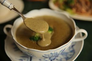 西蘭花蘑菇濃湯 減脂版 飽腹營養(yǎng)健康 早餐 熱湯的做法 步驟7