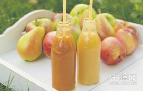 喝果汁有什么好处 水果榨汁喝的八大好处 第3张