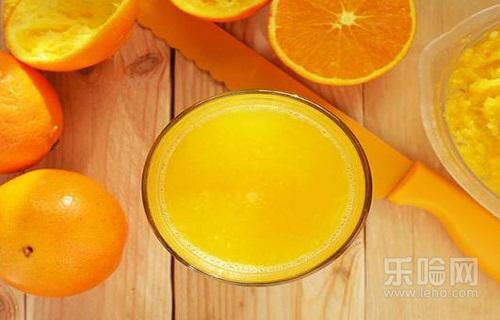 喝果汁有什么好处 水果榨汁喝的八大好处 第8张