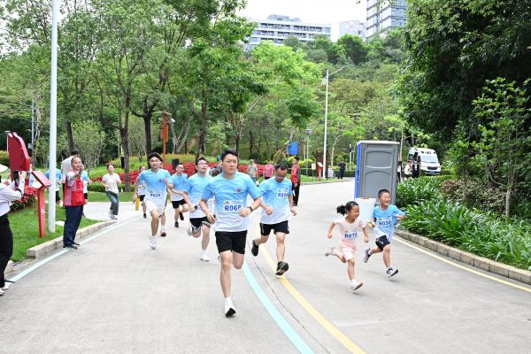科学减重，活力领跑 深大华南医院端午欢乐跑燃动平湖