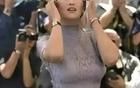 巩俐身材惊艳，胸围接近肚脐，网友惊呼：太美了?