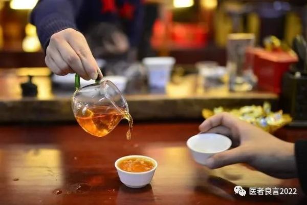 长期喝白开水与长期喝茶，哪类人的身体更健康呢？真相来了！