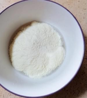 牛奶鸡蛋的做法 步骤2