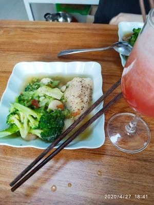 第一天 陳喬恩微博減肥食譜 禁糖禁淀粉 不禁肉 西柚減肥法的做法 步驟3