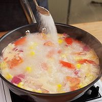 洋蔥西紅柿玉米湯的做法圖解3