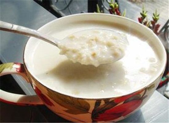 燕麦牛奶粥--润肠通便滋养壮身